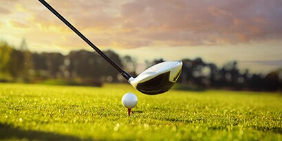 Kompozitní plastová hlava golfové hole slepená průmyslovým lepidlem na plasty
