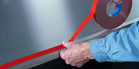 Získejte více informací o aplikaci panel na rám/výztuž na panel 3M
