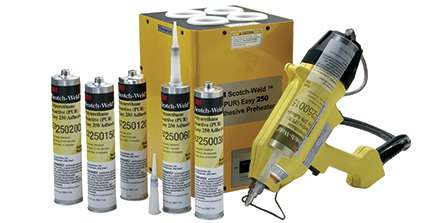 Tavná polyuretanová lepidla 3M Scotch-Weld™ pro laminace velkých ploch

