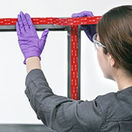 Lepení panelů k rámům